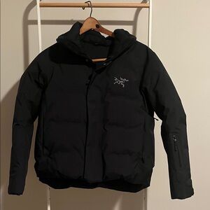 Arc’teryx Andessa Women’s Black short puffer Jacket